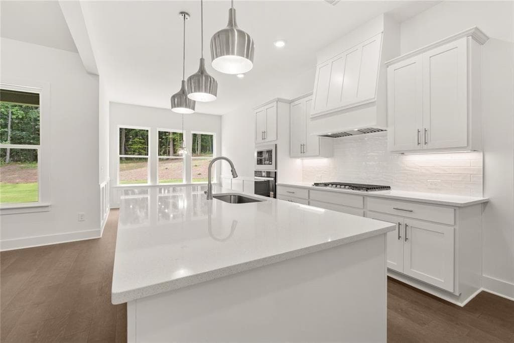 4 bedroom, 3 bathroom, 2,606 sq ft single family residence for sale at 8480 Creekside Overlook Drive, Gainesville, GA 30506 — photo 9