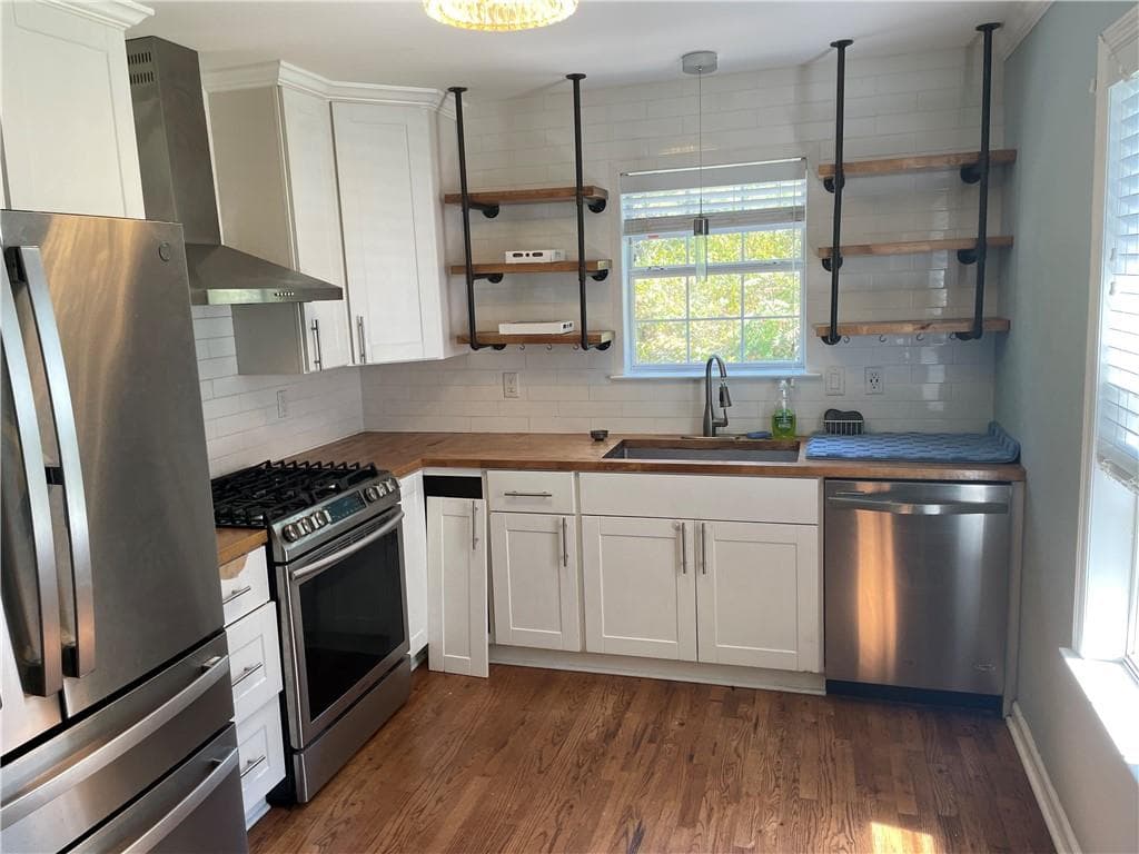 4 bedroom, 3 bathroom, 2,610 sq ft single family residence for sale at 254 Amsterdam Way, Dallas, GA 30132 — photo 8