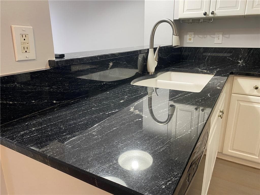 2 bedroom, 3 bathroom, 1,840 sq ft townhouse for sale at 102 Creekwood Drive, Woodstock, GA 30188 — photo 8