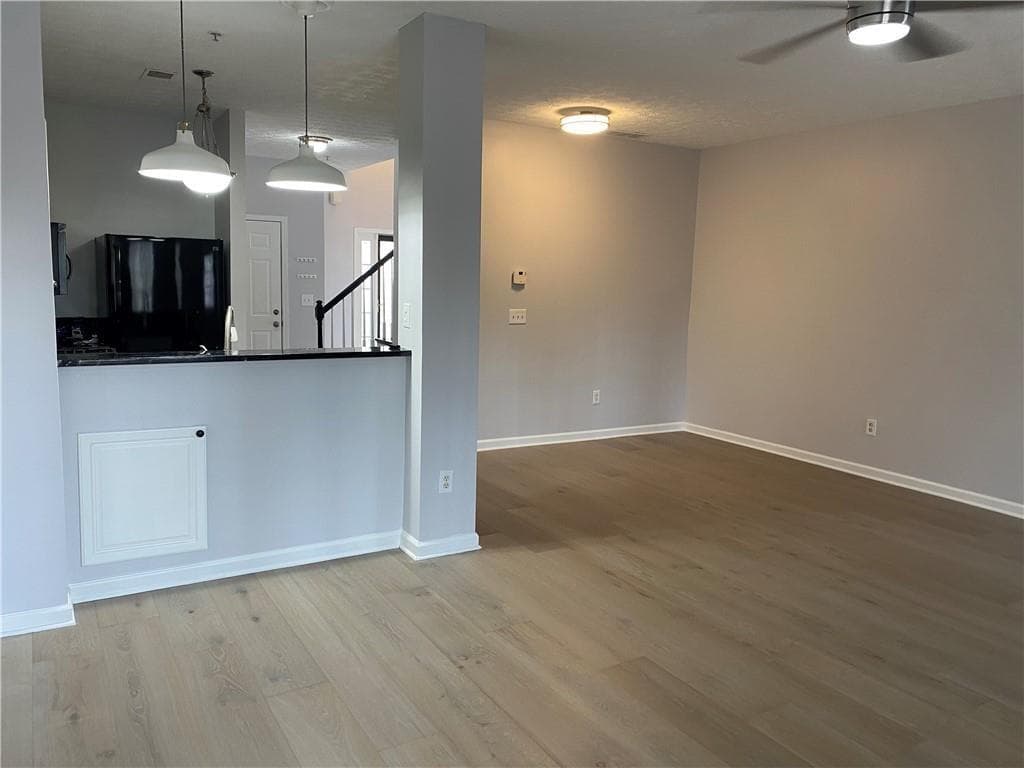 2 bedroom, 3 bathroom, 1,840 sq ft townhouse for sale at 102 Creekwood Drive, Woodstock, GA 30188 — photo 10
