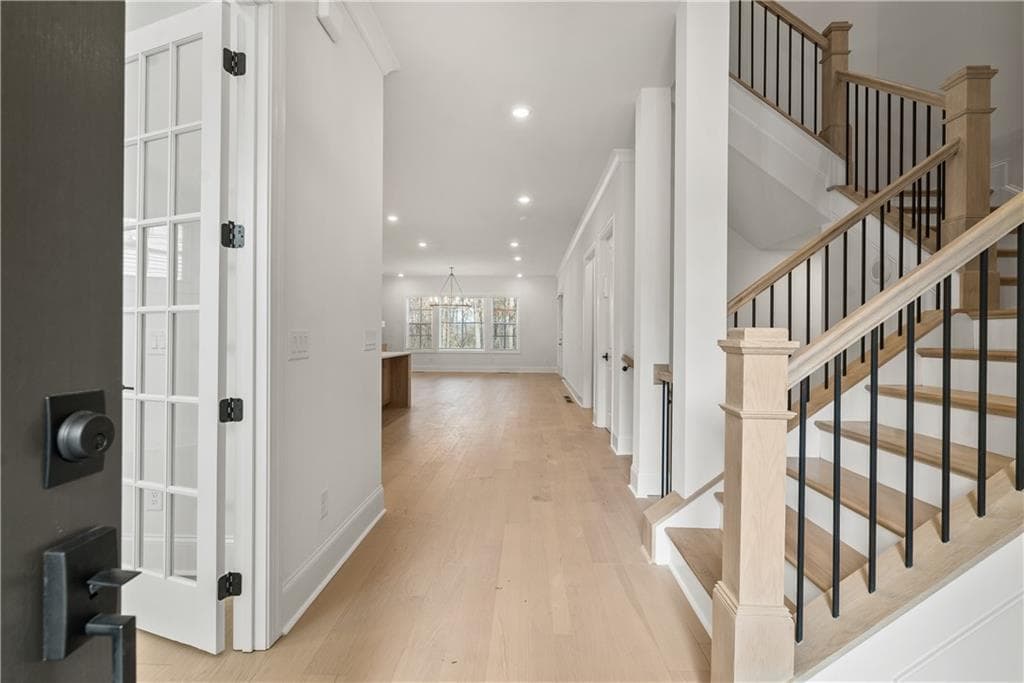 4 bedroom, 5 bathroom, 2,848 sq ft single family residence for sale at 566 Sawnee Village Boulevard, Cumming, GA 30040 — photo 3