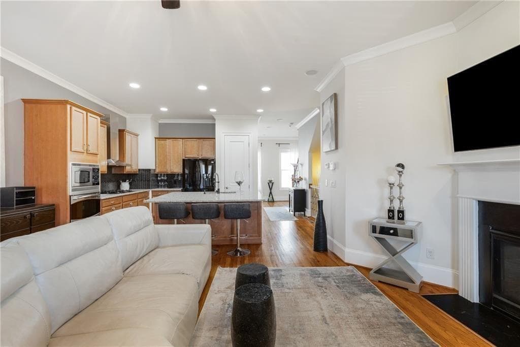 3 bedroom, 4 bathroom, 2,320 sq ft townhouse for sale at 383 16th Street 3, Atlanta, GA 30363 — photo 9
