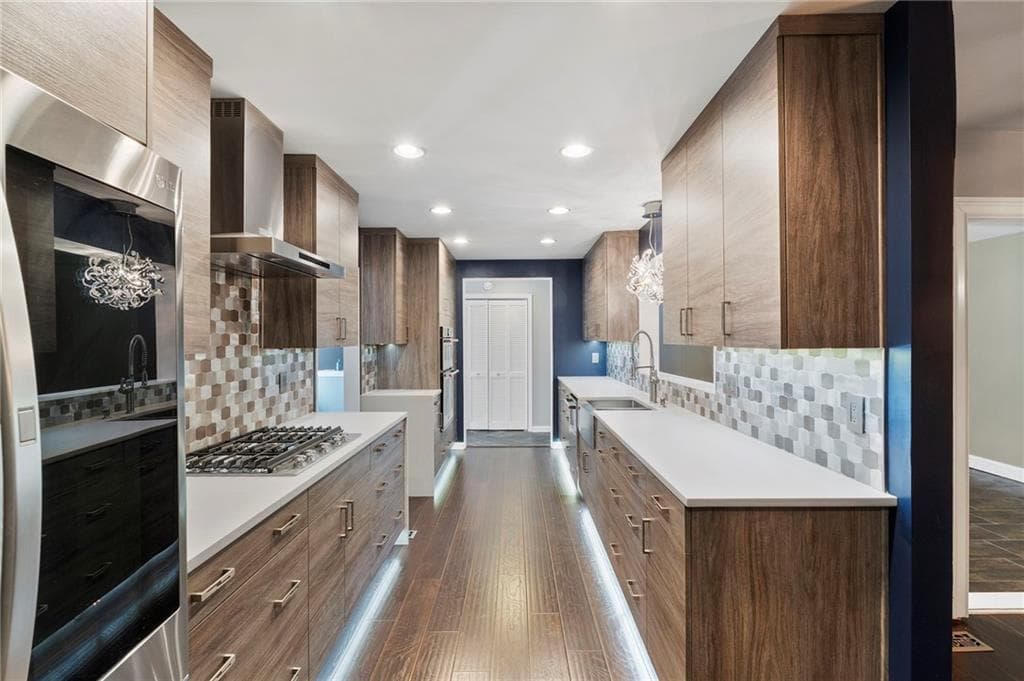 3 bedroom, 2 bathroom, 2,374 sq ft townhouse for sale at 3000 Sawtooth Circle, Johns Creek, GA 30022 — photo 5