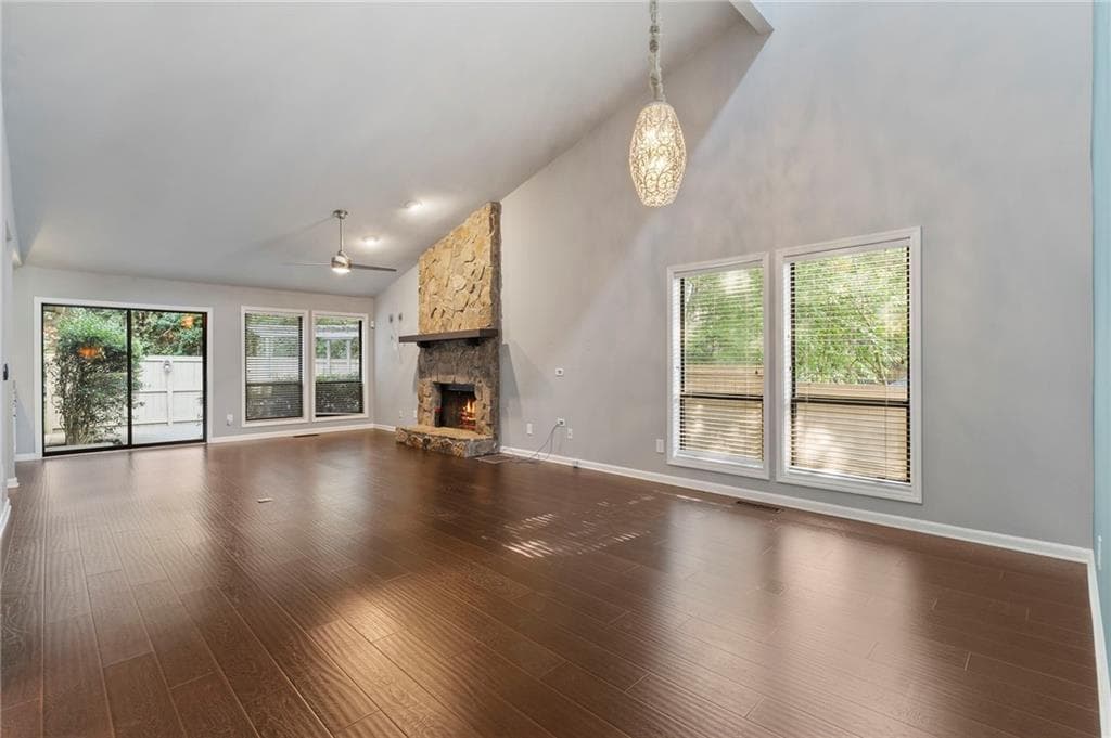 3 bedroom, 2 bathroom, 2,374 sq ft townhouse for sale at 3000 Sawtooth Circle, Johns Creek, GA 30022 — photo 10