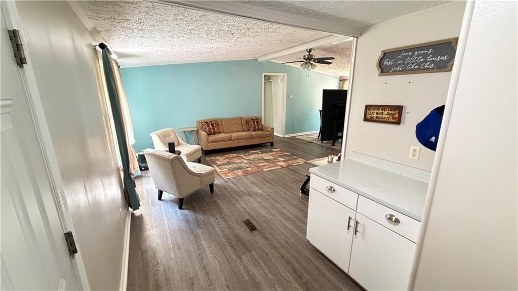 3 bedroom, 2 bathroom, 1,782 sq ft single family residence under contract at 431 Venable Road, Temple, GA 30179 — photo 6