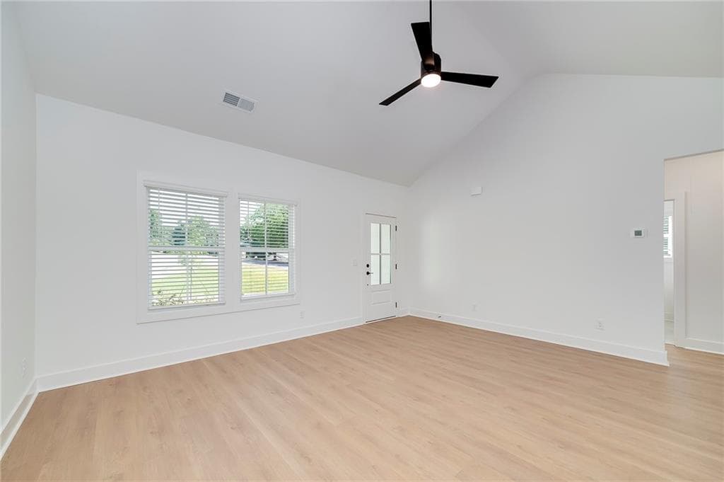 3 bedroom, 2 bathroom, 1,584 sq ft single family residence for sale at 8420 Pleasant Grove Circle, Gainesville, GA 30506 — photo 4