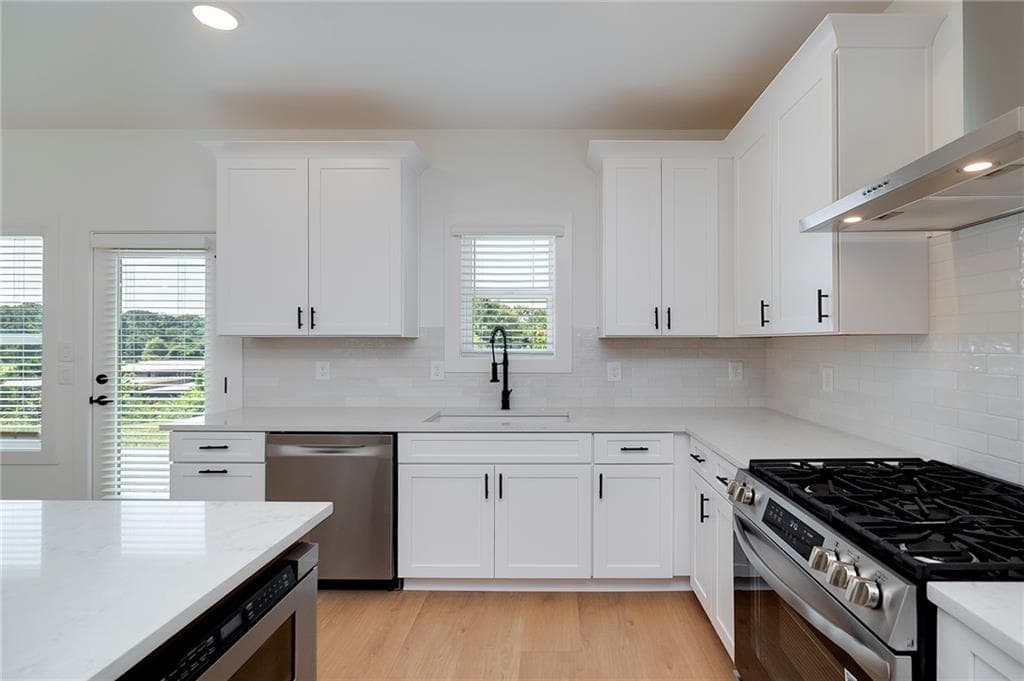 3 bedroom, 2 bathroom, 1,584 sq ft single family residence for sale at 8420 Pleasant Grove Circle, Gainesville, GA 30506 — photo 8