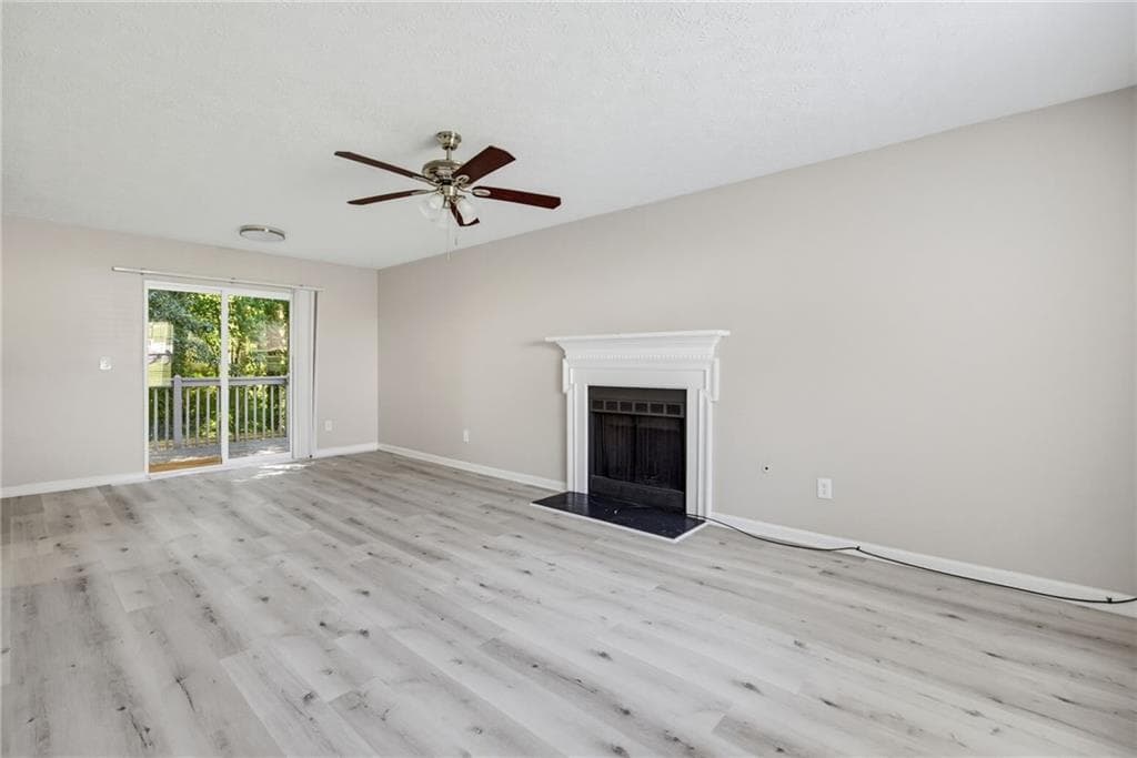 3 bedroom, 2 bathroom, 1,574 sq ft single family residence under contract at 5570 Downs Way, Lithonia, GA 30058 — photo 6