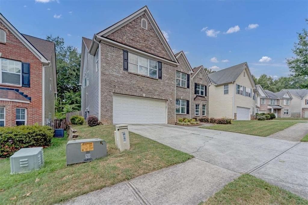 5 bedroom, 4 bathroom, 3,417 sq ft single family residence for sale at 4633 Beau Point Court, Snellville, GA 30039 — photo 3