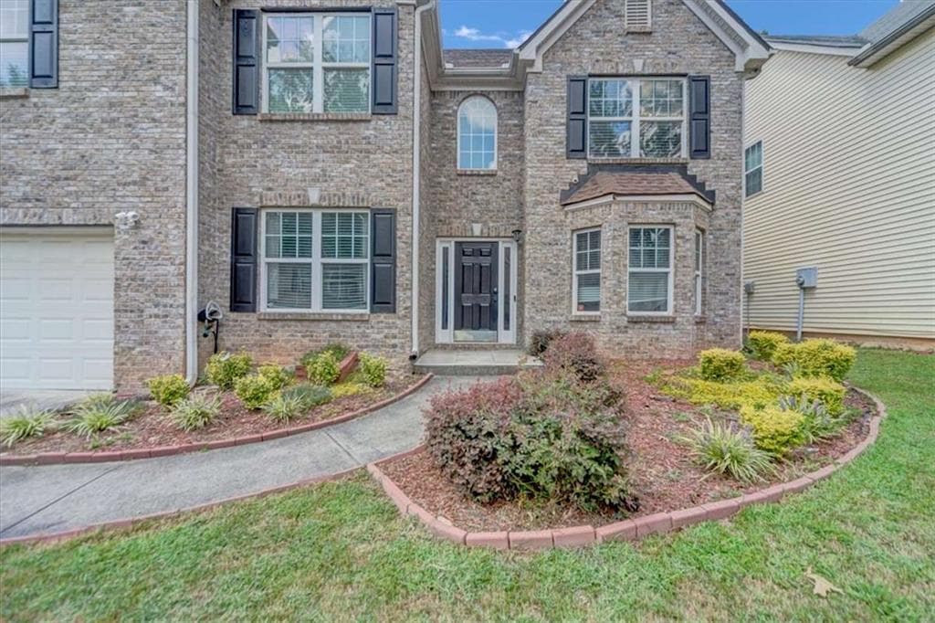 5 bedroom, 4 bathroom, 3,417 sq ft single family residence for sale at 4633 Beau Point Court, Snellville, GA 30039 — photo 4