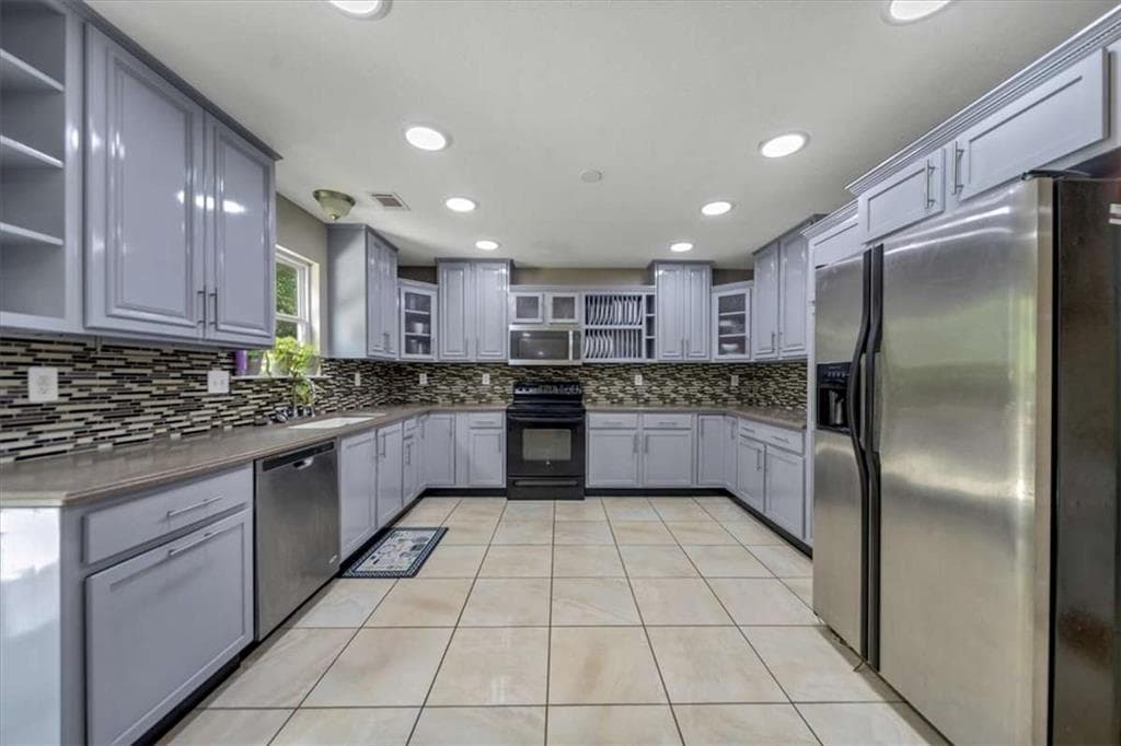 5 bedroom, 4 bathroom, 3,417 sq ft single family residence for sale at 4633 Beau Point Court, Snellville, GA 30039 — photo 9