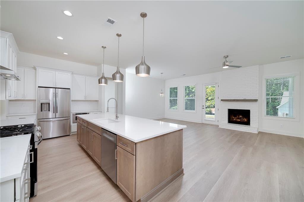 4 bedroom, 3 bathroom, 2,109 sq ft single family residence for sale at 8550 Old Keith Bridge Road, Gainesville, GA 30506 — photo 7