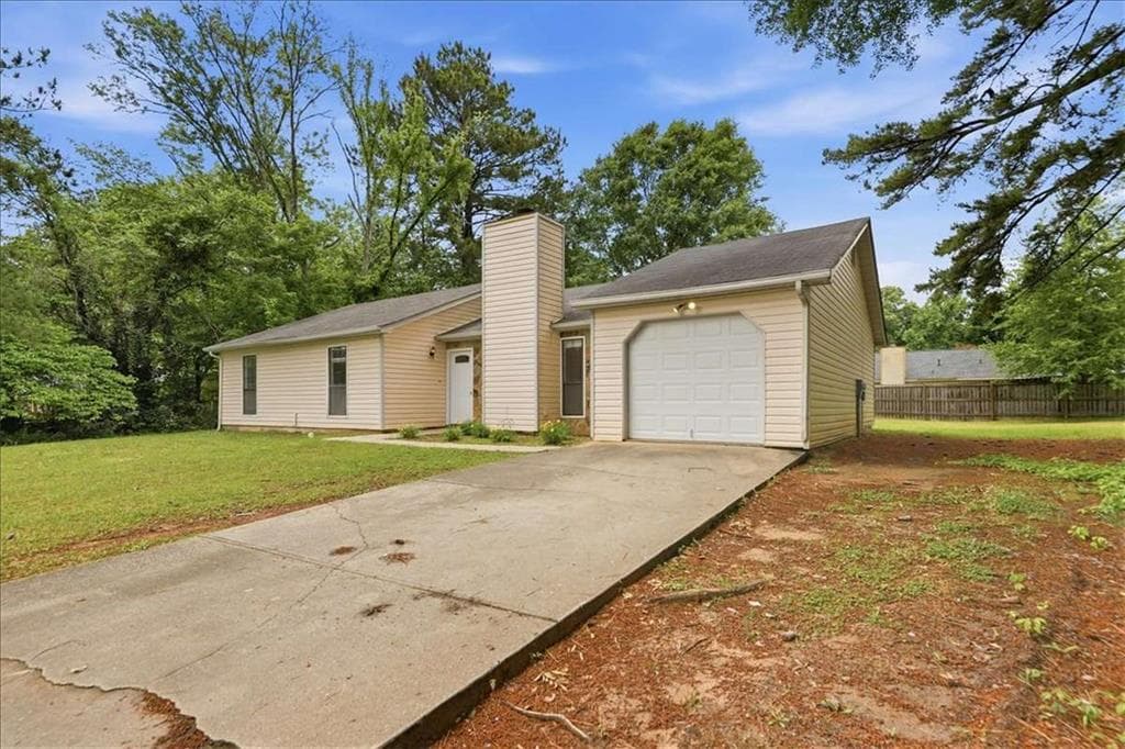 3 bedroom, 2 bathroom single family residence for sale at 608 Crestmont Court, Jonesboro, GA 30238 — photo 4