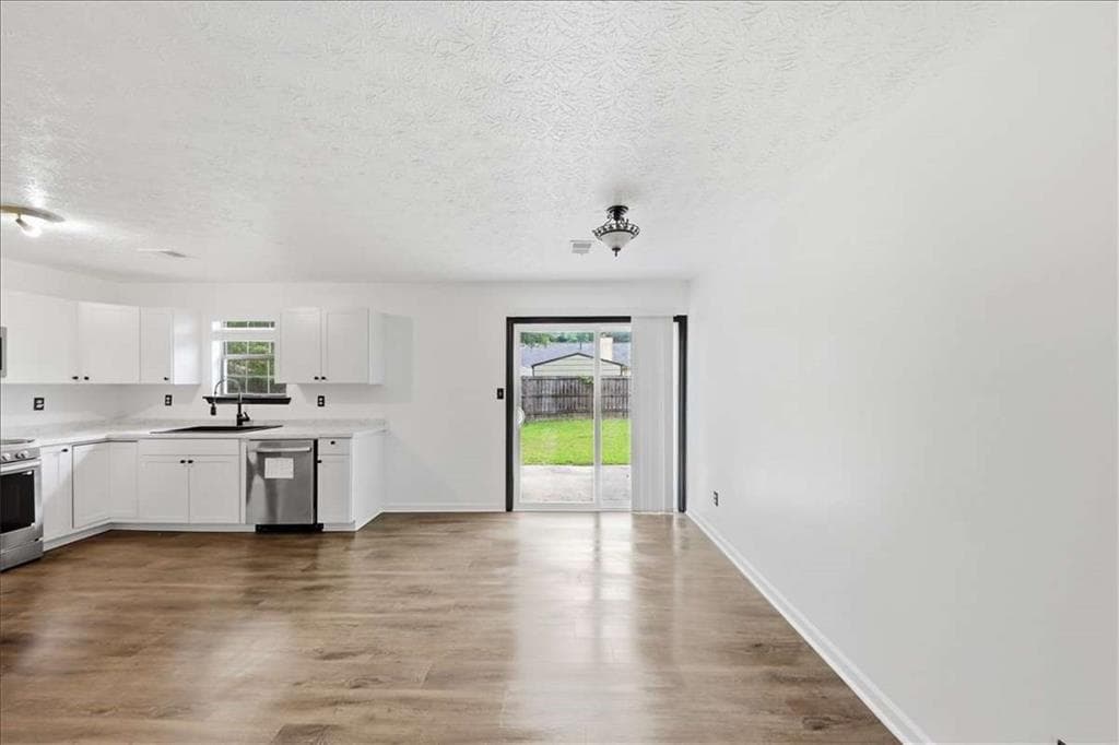 3 bedroom, 2 bathroom single family residence for sale at 608 Crestmont Court, Jonesboro, GA 30238 — photo 9