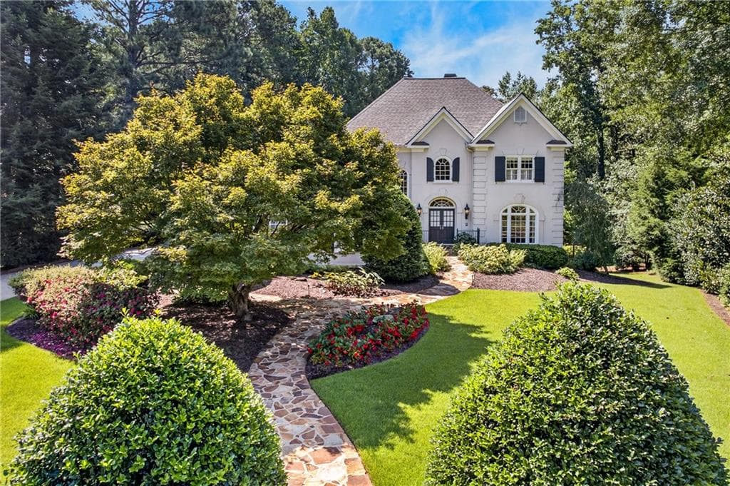 4 bedroom, 5 bathroom, 5,518 sq ft single family residence under contract at 4653 Stepping Stone Lane, Kennesaw, GA 30152 — photo 4