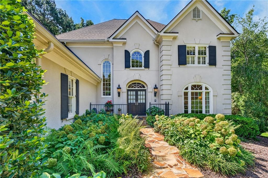 4 bedroom, 5 bathroom, 5,518 sq ft single family residence under contract at 4653 Stepping Stone Lane, Kennesaw, GA 30152 — photo 2