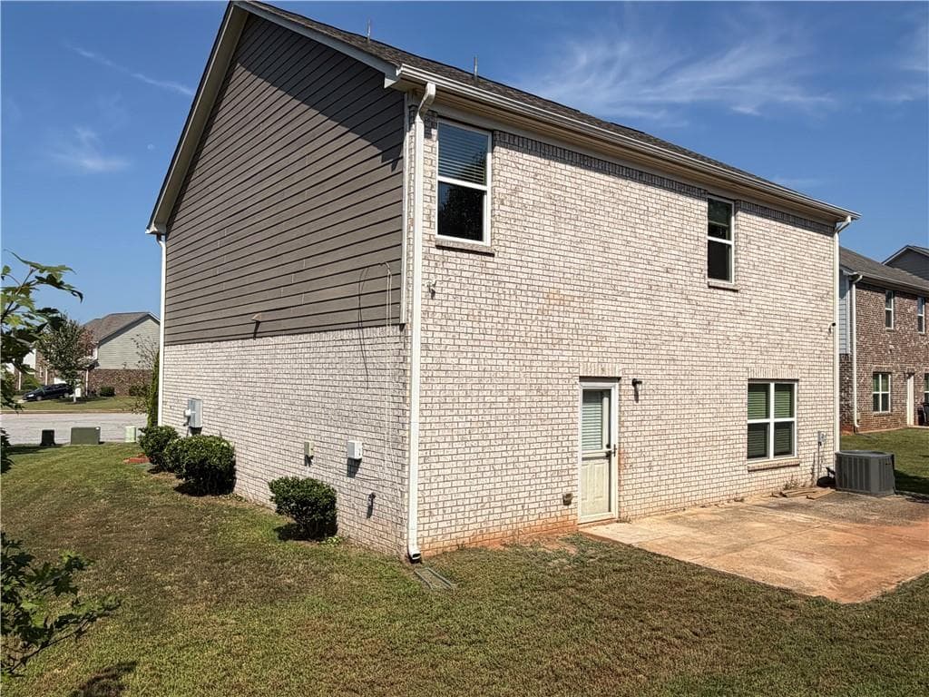 4 bedroom, 3 bathroom, 2,157 sq ft single family residence for sale at 136 Al Jennah Boulevard, Locust Grove, GA 30248 — photo 3