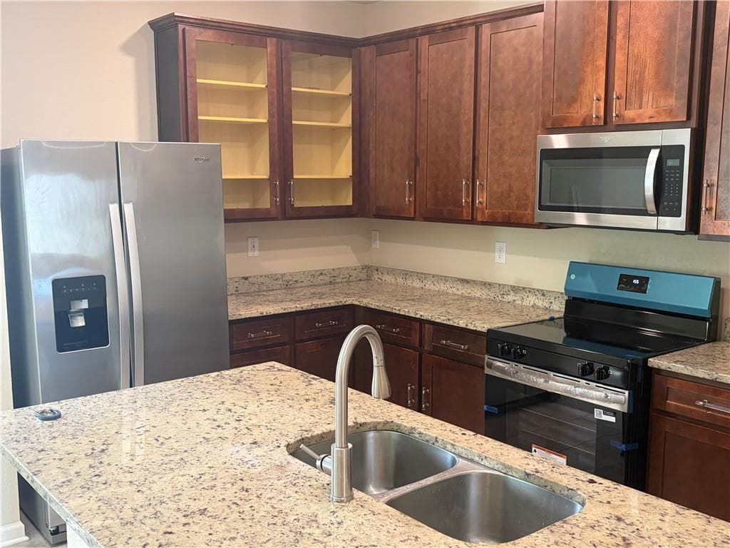 4 bedroom, 3 bathroom, 2,157 sq ft single family residence for sale at 136 Al Jennah Boulevard, Locust Grove, GA 30248 — photo 4