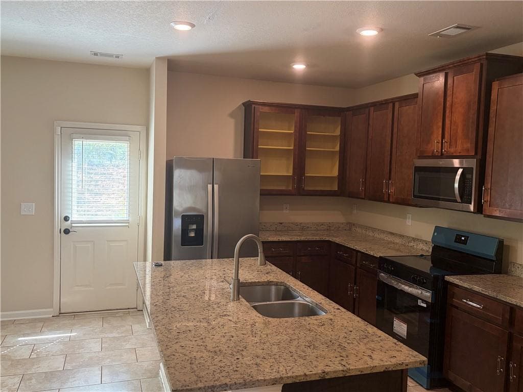 4 bedroom, 3 bathroom, 2,157 sq ft single family residence for sale at 136 Al Jennah Boulevard, Locust Grove, GA 30248 — photo 5