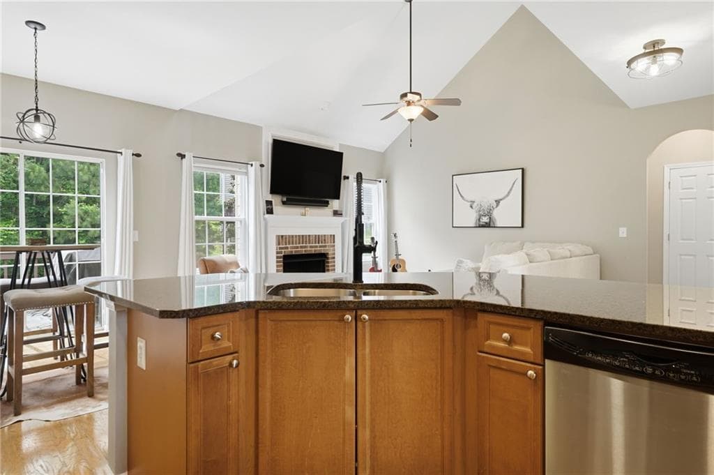 3 bedroom, 3 bathroom, 1,754 sq ft single family residence for sale at 17 Lilyfield Lane, Acworth, GA 30101 — photo 5