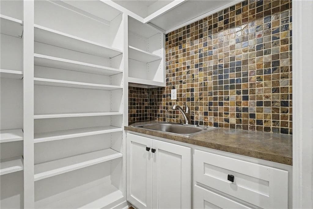 5 bedroom, 4 bathroom, 3,221 sq ft single family residence for rent at 8541 Birch Hollow Drive, Roswell, GA 30076 for $4,600 a month — photo 10