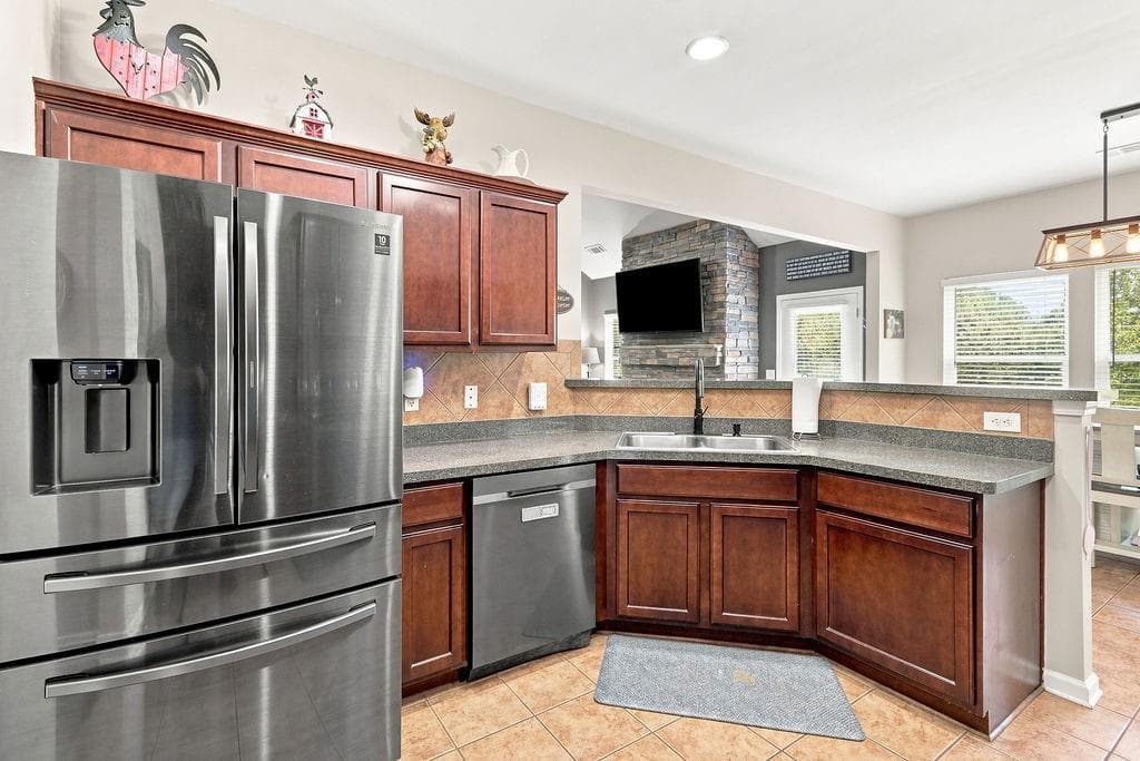 4 bedroom, 5 bathroom, 3,274 sq ft single family residence for sale at 5538 Mulberry Preserve Drive, Flowery Branch, GA 30542 — photo 3