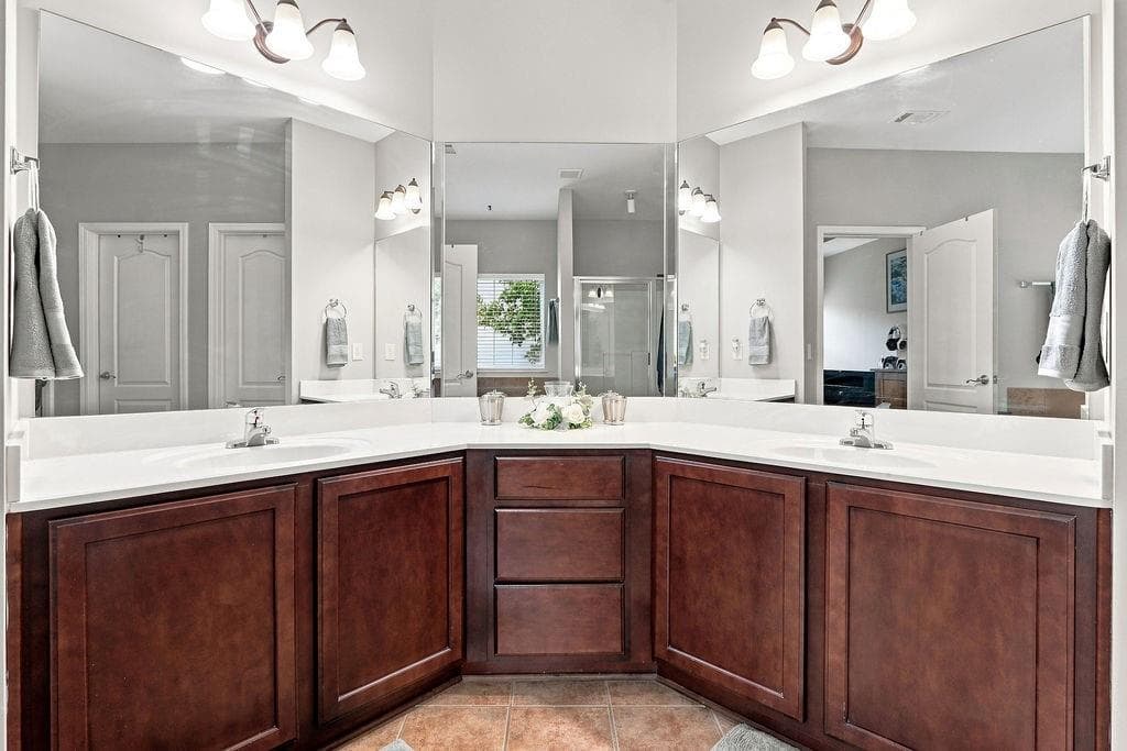4 bedroom, 5 bathroom, 3,274 sq ft single family residence for sale at 5538 Mulberry Preserve Drive, Flowery Branch, GA 30542 — photo 9