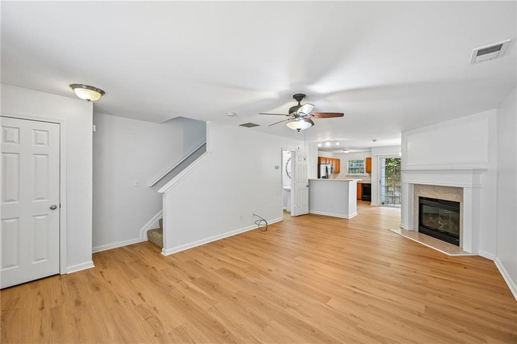 3 bedroom, 3 bathroom, 1,512 sq ft townhouse for rent at 725 Crestwell Circle, Atlanta, GA 30331 for $1,995 a month — photo 6
