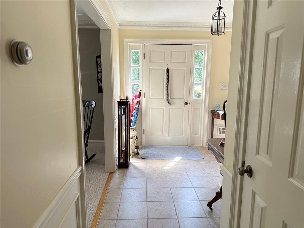 4 bedroom, 3 bathroom, 2,401 sq ft single family residence for sale at 1393 Crooked Tree Court, Lilburn, GA 30047 — photo 7