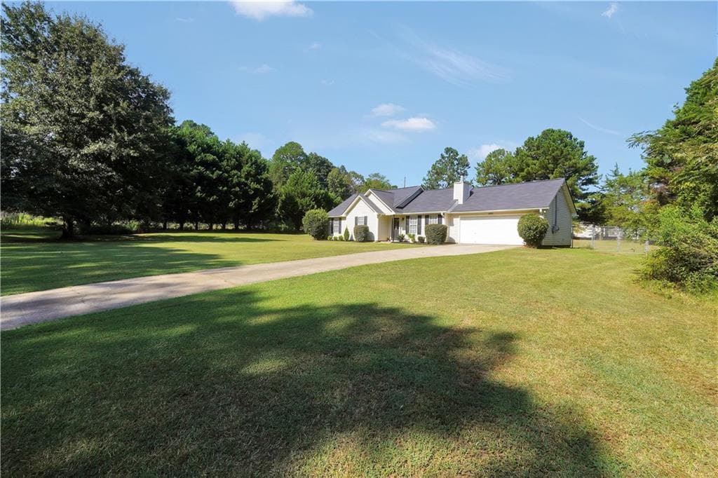 3 bedroom, 2 bathroom, 1,169 sq ft single family residence for sale at 41 Giles Drive, Mcdonough, GA 30252 — photo 2