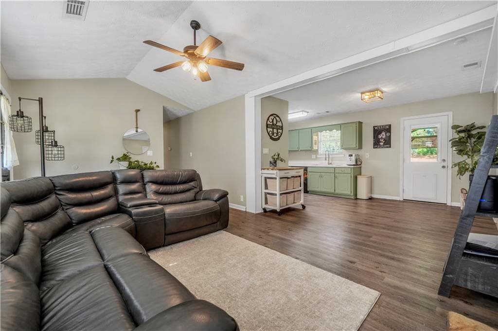 3 bedroom, 2 bathroom, 1,169 sq ft single family residence for sale at 41 Giles Drive, Mcdonough, GA 30252 — photo 5