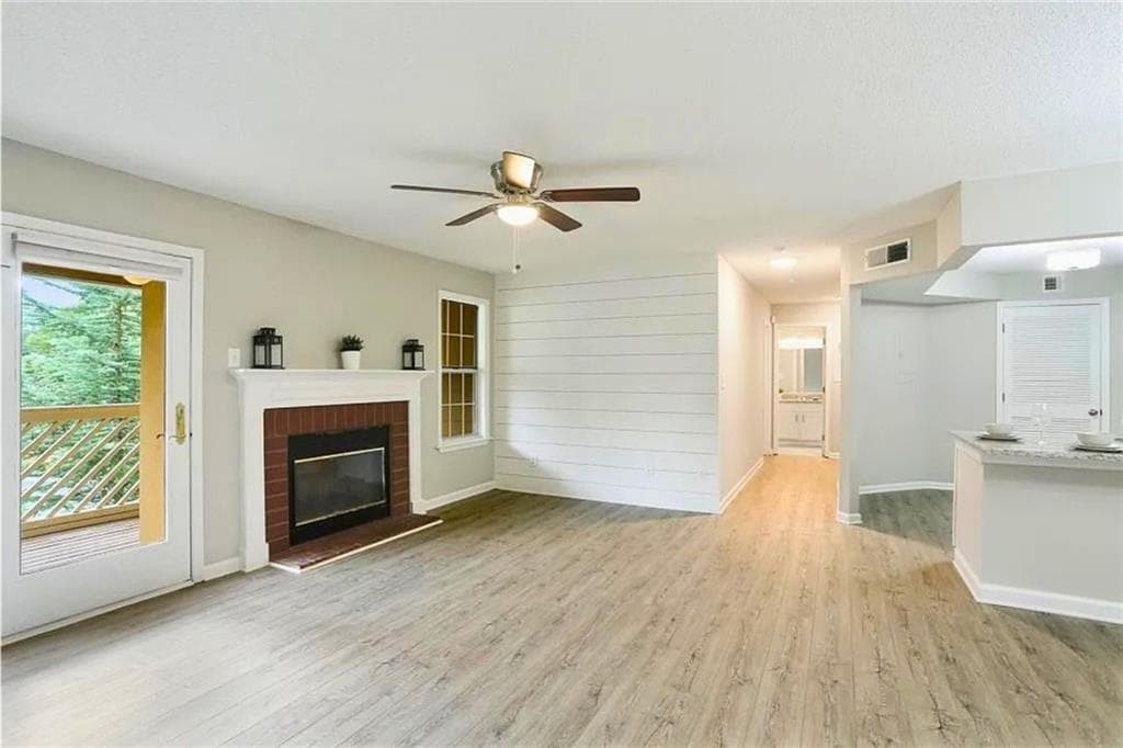 2 bedroom, 2 bathroom, 1,266 sq ft condominium for sale at 694 Mcgill Place, Atlanta, GA 30312 — photo 4