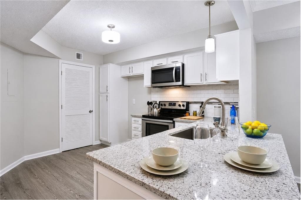 2 bedroom, 2 bathroom, 1,266 sq ft condominium for sale at 694 Mcgill Place, Atlanta, GA 30312 — photo 9