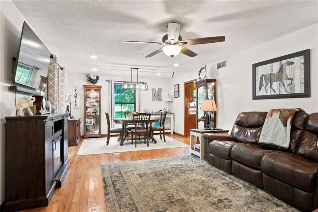 2 bedroom, 1 bathroom, 1,122 sq ft single family residence for sale at 4370 Cole Road, Villa Rica, GA 30180 — photo 6