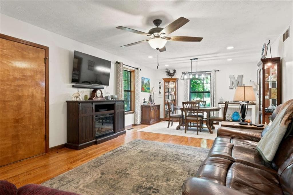 2 bedroom, 1 bathroom, 1,122 sq ft single family residence for sale at 4370 Cole Road, Villa Rica, GA 30180 — photo 7