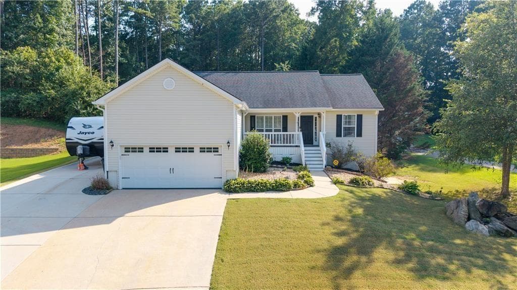 5 bedroom, 3 bathroom, 3,684 sq ft single family residence under contract at 75 Oak Ridge Court, Douglasville, GA 30134