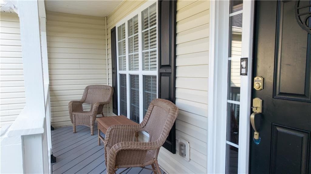 5 bedroom, 3 bathroom, 3,684 sq ft single family residence under contract at 75 Oak Ridge Court, Douglasville, GA 30134 — photo 3