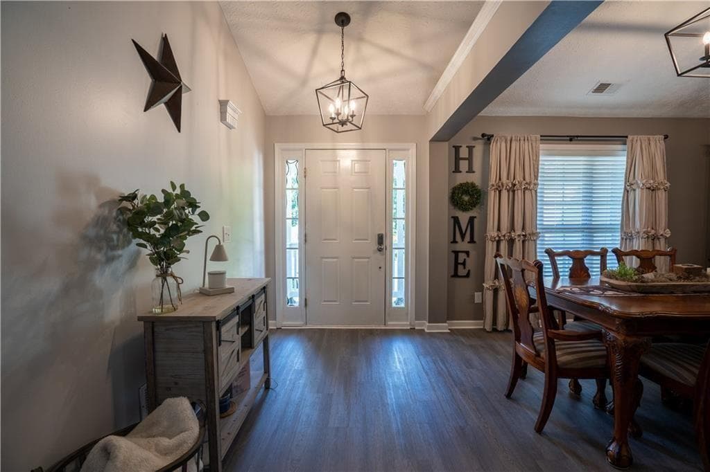 5 bedroom, 3 bathroom, 3,684 sq ft single family residence under contract at 75 Oak Ridge Court, Douglasville, GA 30134 — photo 5