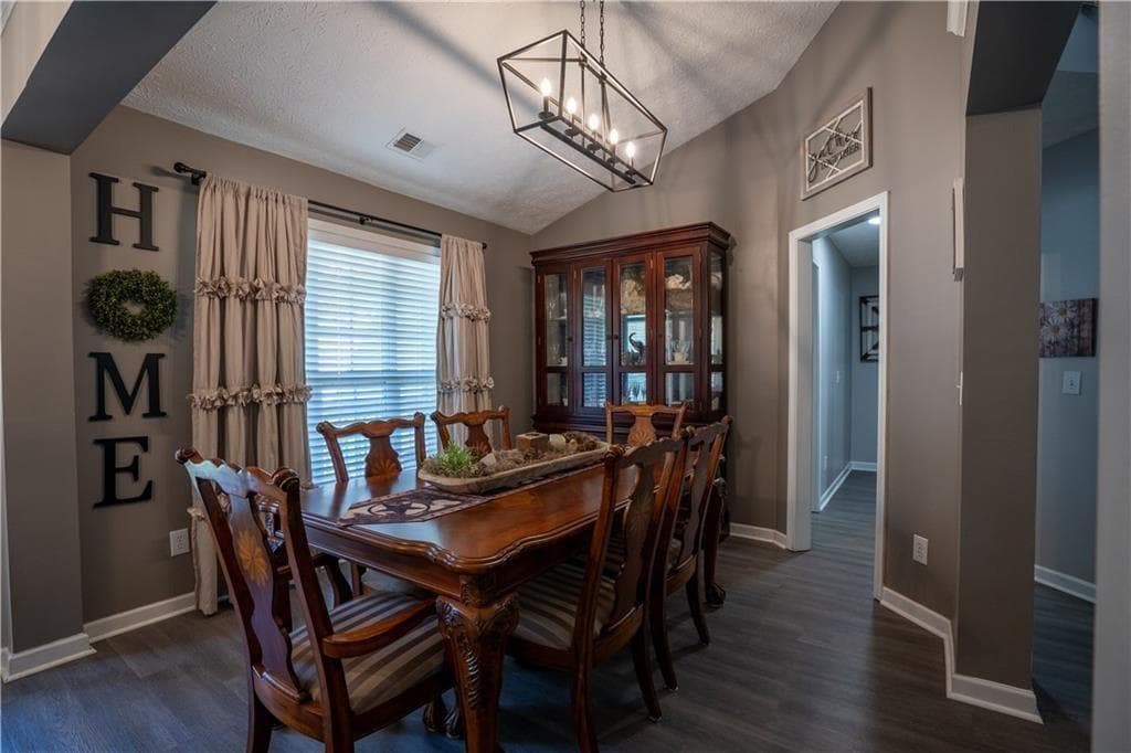 5 bedroom, 3 bathroom, 3,684 sq ft single family residence under contract at 75 Oak Ridge Court, Douglasville, GA 30134 — photo 8