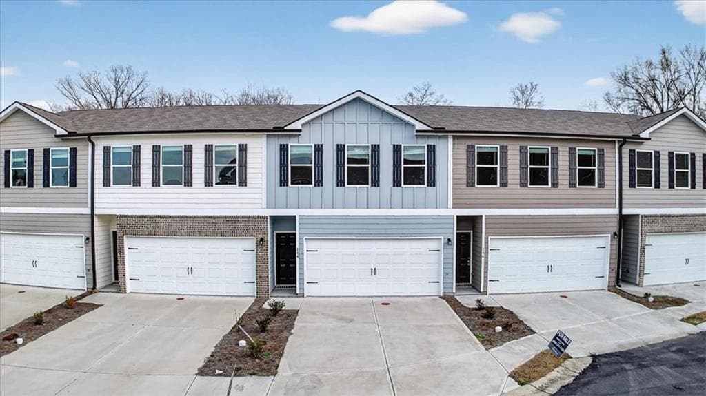 3 bedroom, 3 bathroom, 1,664 sq ft townhouse for sale at 144 Brexley Drive, Calhoun, GA 30701