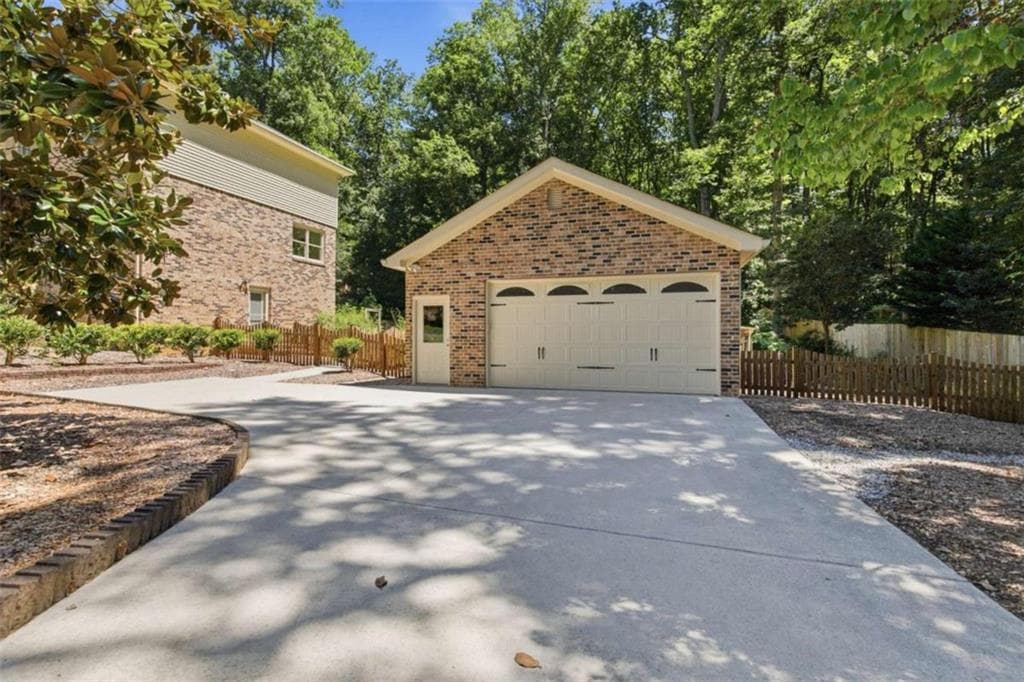 4 bedroom, 4 bathroom single family residence for sale at 330 Waverly Hall Drive, Roswell, GA 30075 — photo 9