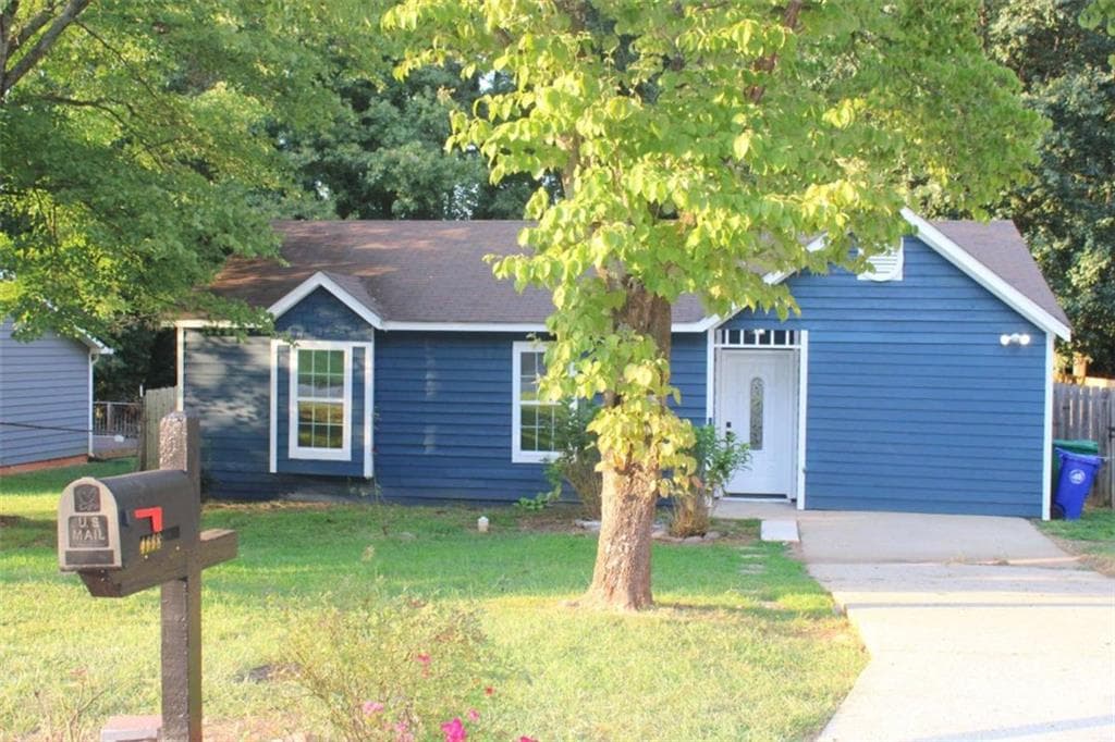 3 bedroom, 2 bathroom, 1,028 sq ft single family residence under contract at 4668 Hairston Crossing Way, Stone Mountain, GA 30083