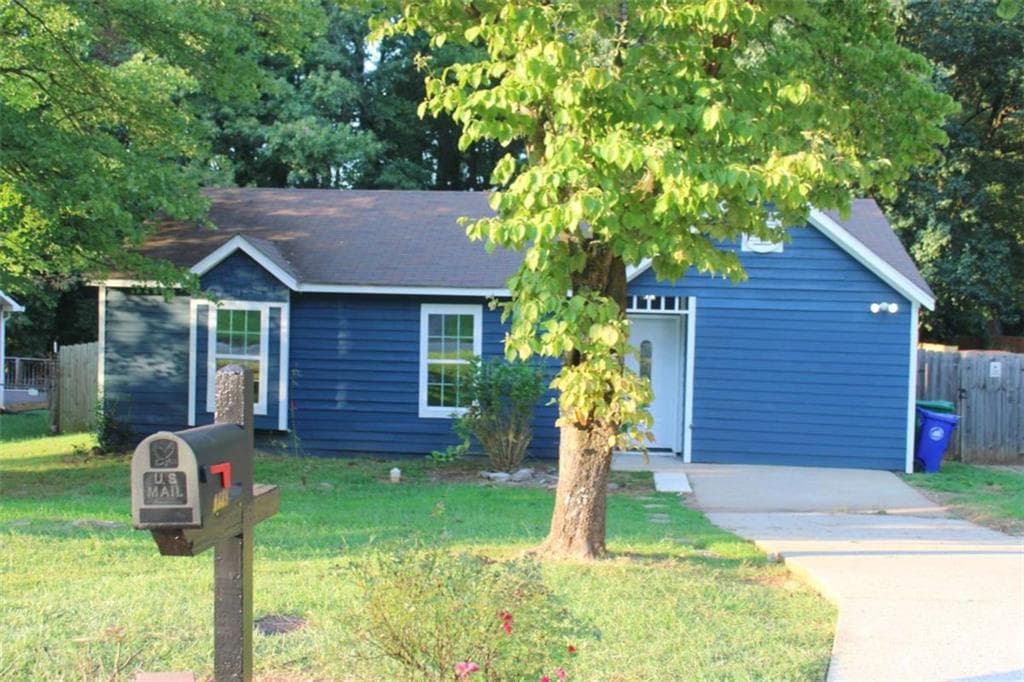 3 bedroom, 2 bathroom, 1,028 sq ft single family residence under contract at 4668 Hairston Crossing Way, Stone Mountain, GA 30083 — photo 2