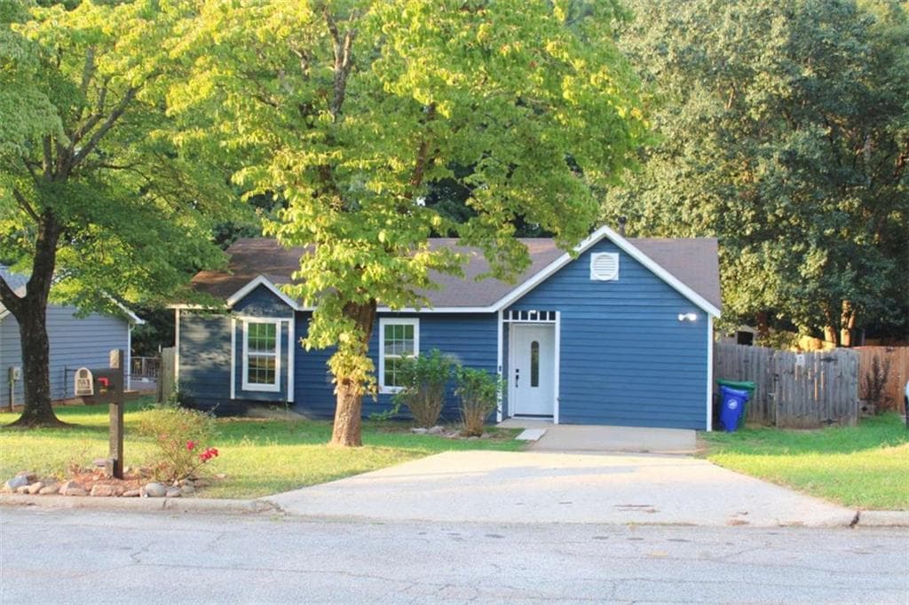 3 bedroom, 2 bathroom, 1,028 sq ft single family residence under contract at 4668 Hairston Crossing Way, Stone Mountain, GA 30083 — photo 7