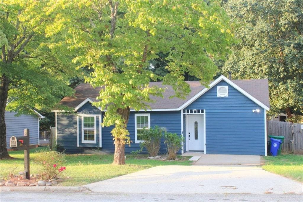 3 bedroom, 2 bathroom, 1,028 sq ft single family residence under contract at 4668 Hairston Crossing Way, Stone Mountain, GA 30083 — photo 8