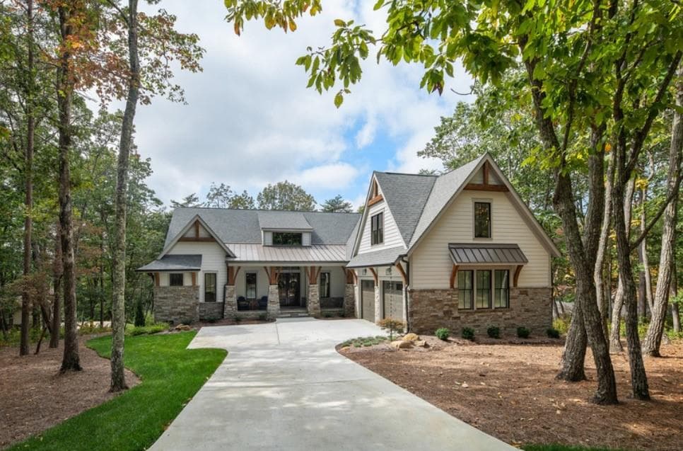 4 bedroom, 5 bathroom, 3,528 sq ft single family residence for sale at 1028 Bear Paw Ridge, Dahlonega, GA 30533 — photo 2