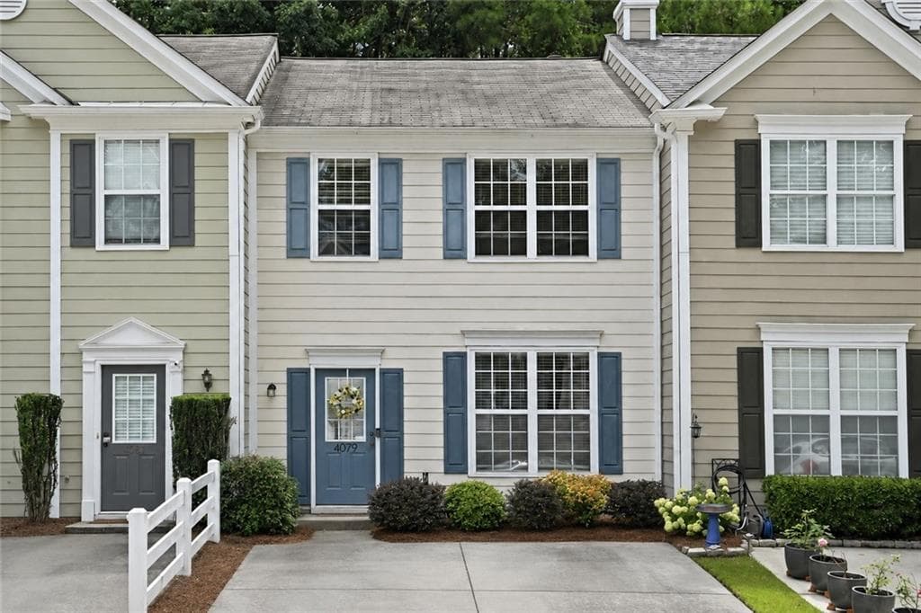 2 bedroom, 3 bathroom, 1,378 sq ft home for sale at 4079 Howell Park Road, Duluth, GA