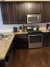 3 bedroom, 3 bathroom, 1,780 sq ft townhouse for rent at 3423 Castleberry Village Circle, Cumming, GA 30040 for $2,250 a month — photo 3