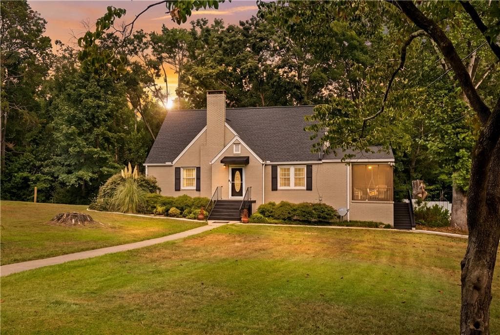 3 bedroom, 3 bathroom, 2,478 sq ft single family residence for sale at 139 Myrtle Street, Toccoa, GA 30577 — photo 5