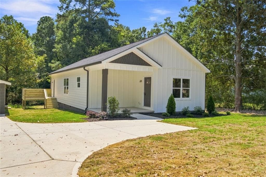 3 bedroom, 2 bathroom, 1,300 sq ft single family residence for sale at 505 Burnett Ferry Road, Rome, GA 30161